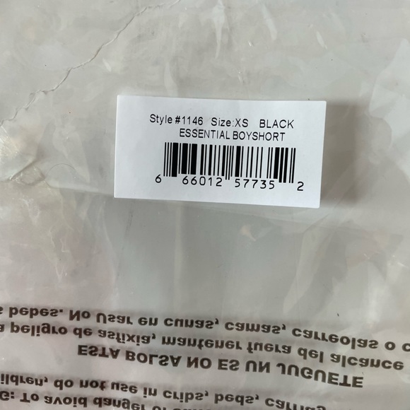 Curvy Couture Black Essential Boy Short XS - Picture 4 of 5